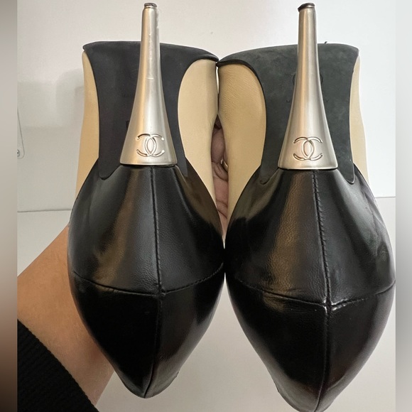 Authentic Classic CC Pumps - Picture 12 of 14